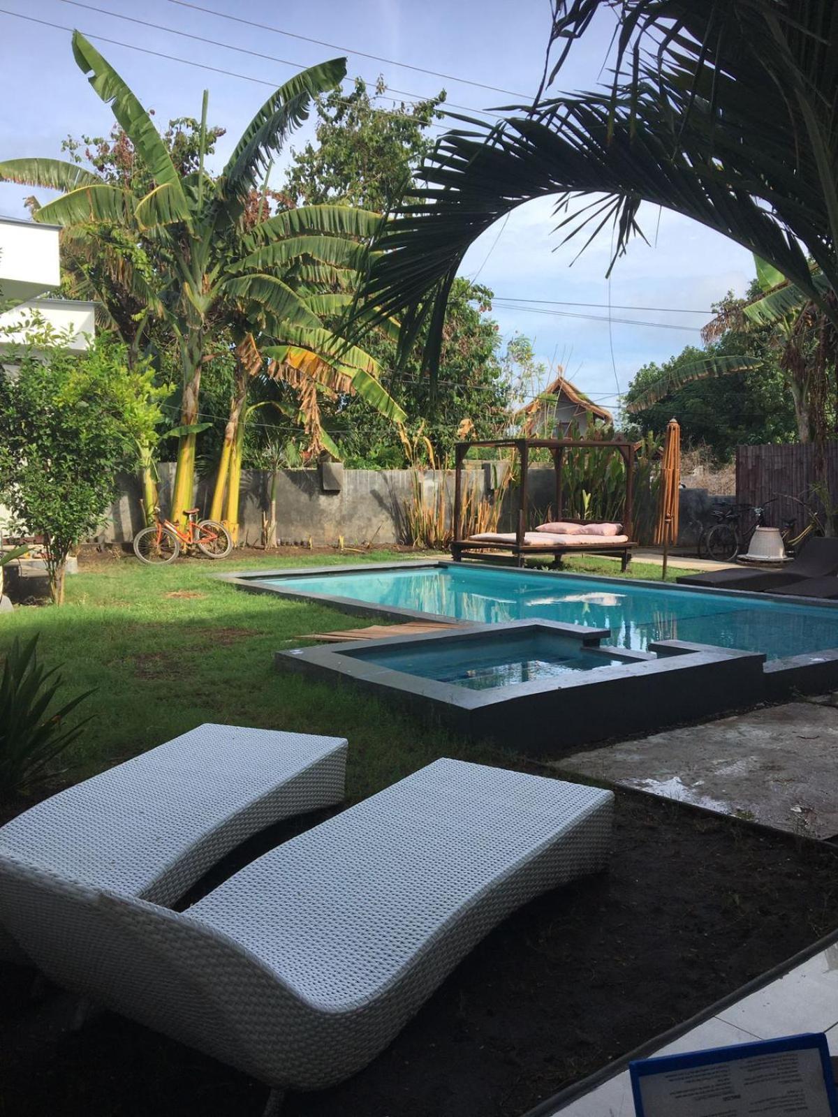 White Sands Resort Gili Trawangan Exterior photo